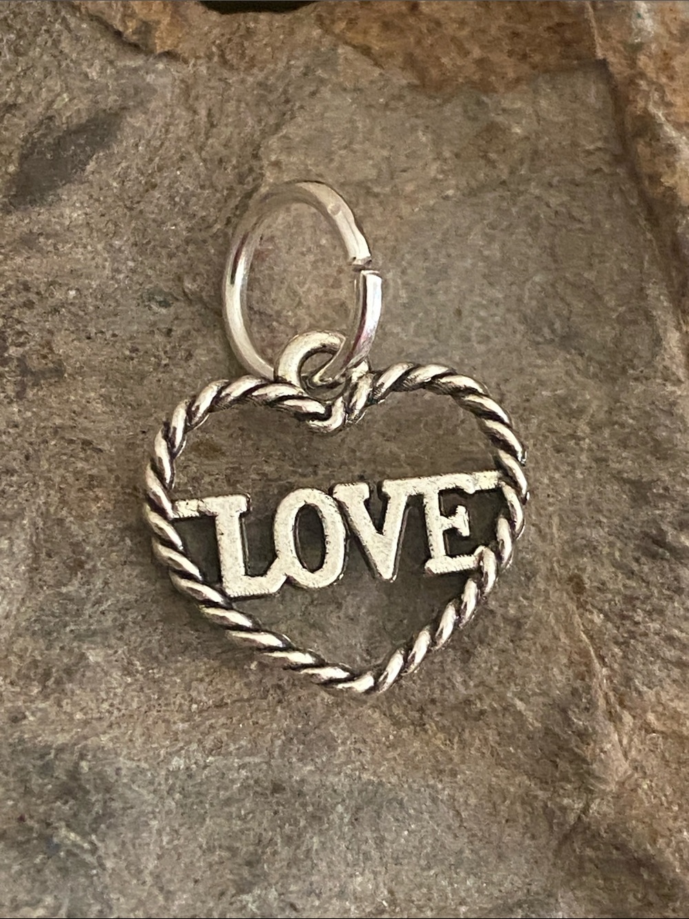 5/$10❤️❤️❤️NEW Handmade LOVE HEART Charm Pendant